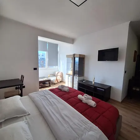 Deluxe Near Center Double Or Twin Bed Appartamento