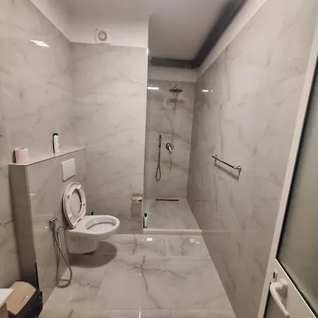 Διαμέρισμα Albania Near Center Double Or Twin Bed