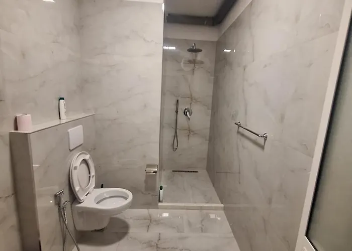 Apartment Deluxe Near Center Double Or Twin Bed