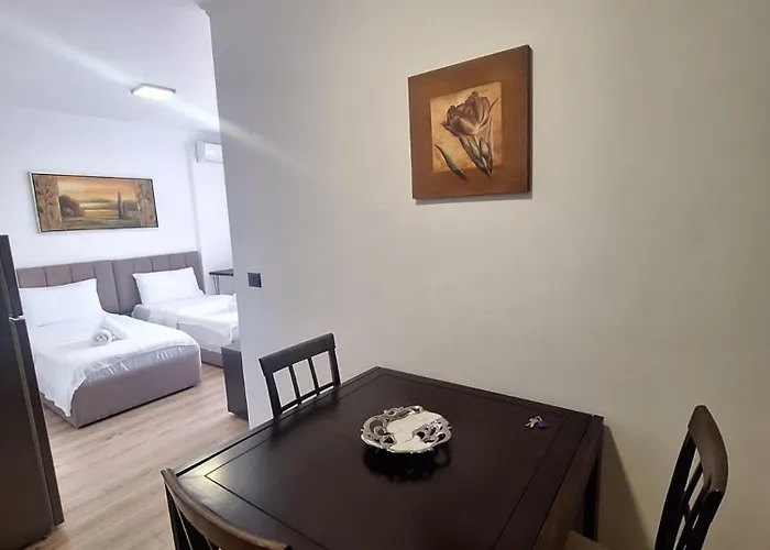 Deluxe Near Center Double Or Twin Bed Tirana